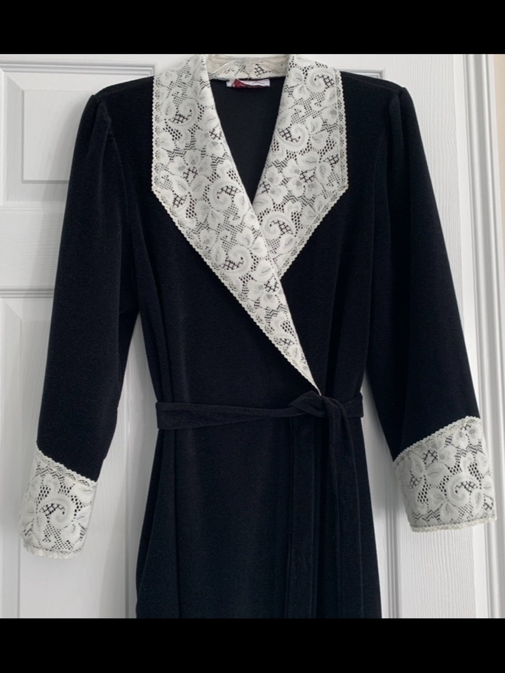 Vanity Fair Robe - Picture 4 of 10